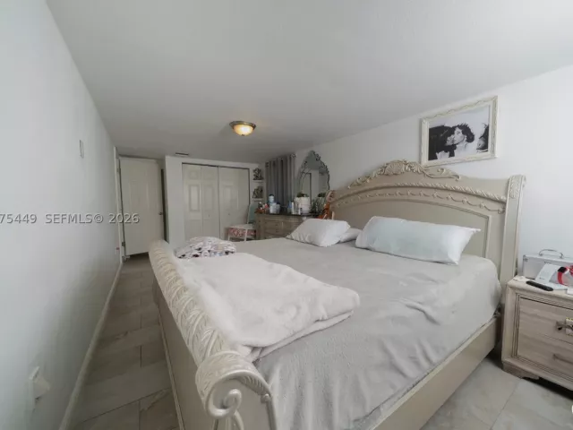4-bedroom home for sale in Pembroke Pines - 6944 SW 10th Ct - MondialRealty