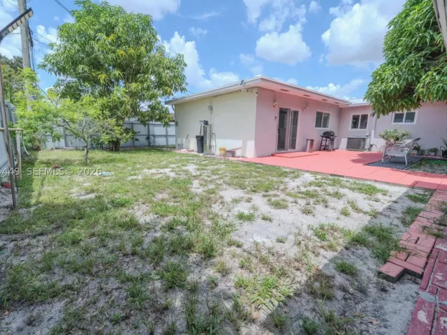 4-bedroom home for sale in Pembroke Pines - 6944 SW 10th Ct - MondialRealty
