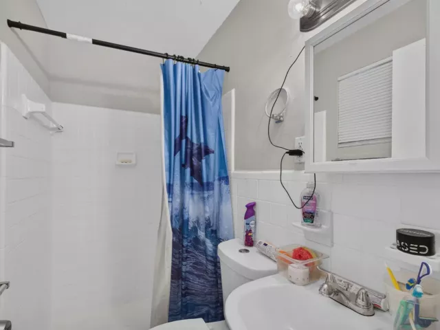 5-bedroom home for sale in West Palm Beach - 3408 Avenue H W - MondialRealty