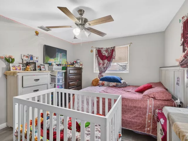 5-bedroom home for sale in West Palm Beach - 3408 Avenue H W - MondialRealty