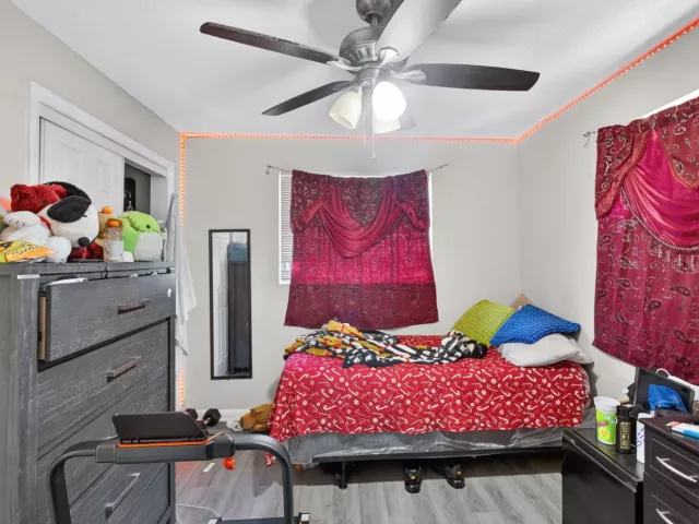5-bedroom home for sale in West Palm Beach - 3408 Avenue H W - MondialRealty