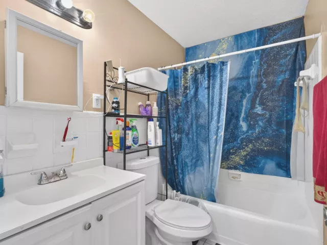 5-bedroom home for sale in West Palm Beach - 3408 Avenue H W - MondialRealty