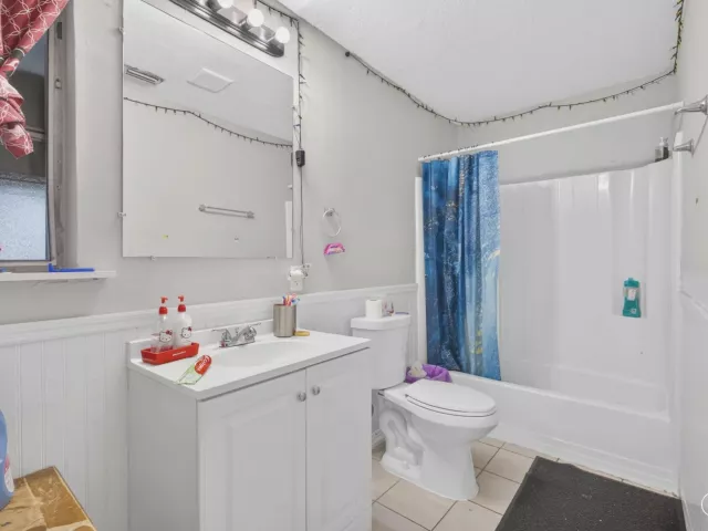 5-bedroom home for sale in West Palm Beach - 3408 Avenue H W - MondialRealty