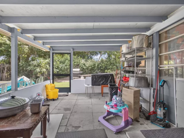 5-bedroom home for sale in West Palm Beach - 3408 Avenue H W - MondialRealty