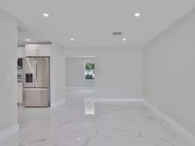 3-bedroom home for sale in West Palm Beach - 215 Evergreen Drive - MondialRealty