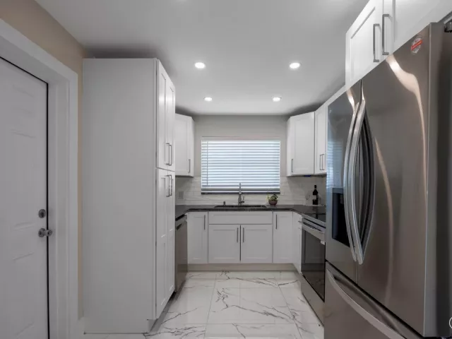 3-bedroom home for sale in West Palm Beach - 215 Evergreen Drive - MondialRealty