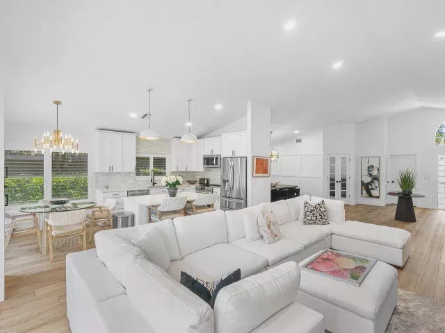 3-bedroom home for sale in Boca Raton - 7164 VIA PALOMAR - MondialRealty
