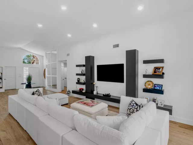 3-bedroom home for sale in Boca Raton - 7164 VIA PALOMAR - MondialRealty