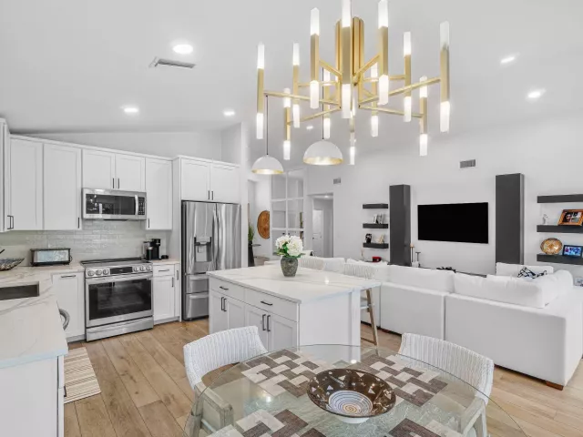 3-bedroom home for sale in Boca Raton - 7164 VIA PALOMAR - MondialRealty