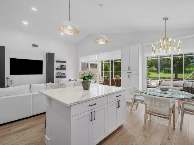 3-bedroom home for sale in Boca Raton - 7164 VIA PALOMAR - MondialRealty