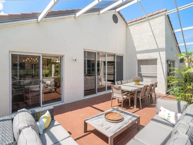 3-bedroom home for sale in Boca Raton - 7164 VIA PALOMAR - MondialRealty