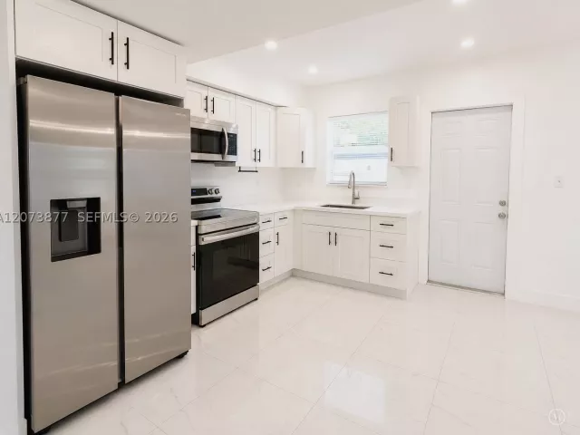 3-bedroom home for sale in North Miami Beach - 1800 NE 154th St - MondialRealty