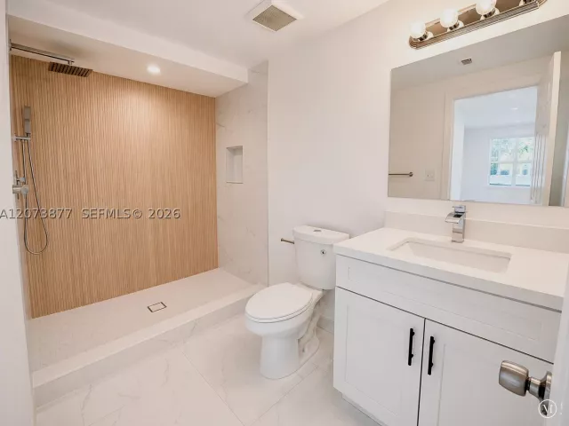 3-bedroom home for sale in North Miami Beach - 1800 NE 154th St - MondialRealty