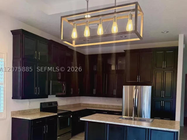 3-bedroom home for rent in Miami - 14920 SW 175th St - MondialRealty