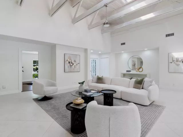 3-bedroom home for sale in Delray Beach - 824 Foxpointe Circle - MondialRealty