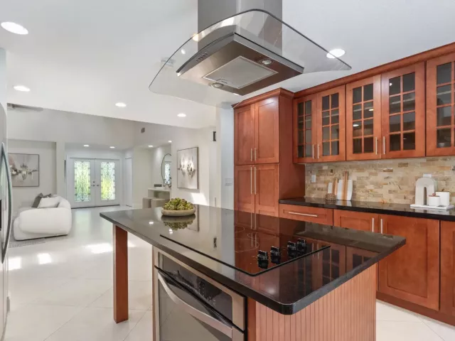 3-bedroom home for sale in Delray Beach - 824 Foxpointe Circle - MondialRealty