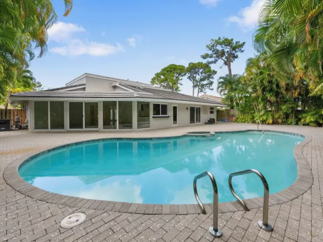 3-bedroom home for sale in Delray Beach - 824 Foxpointe Circle - MondialRealty
