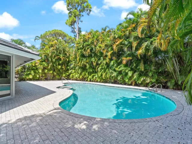 3-bedroom home for sale in Delray Beach - 824 Foxpointe Circle - MondialRealty