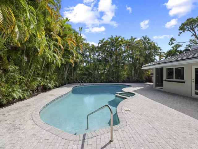 3-bedroom home for sale in Delray Beach - 824 Foxpointe Circle - MondialRealty