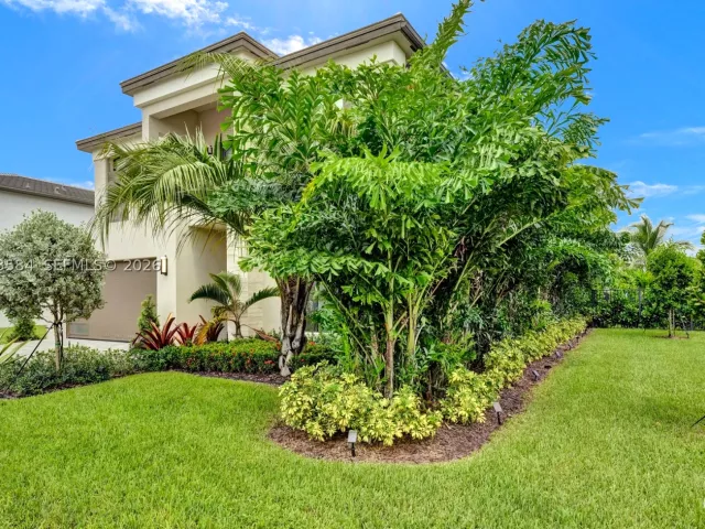 5-bedroom home for rent in Boca Raton - 17244 Teton River Rd - MondialRealty