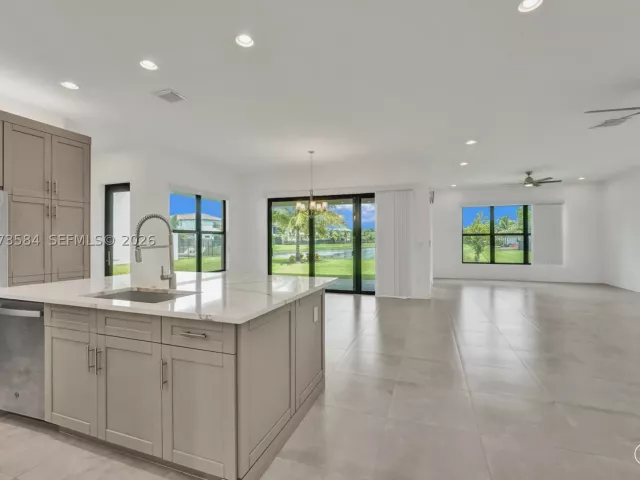 5-bedroom home for rent in Boca Raton - 17244 Teton River Rd - MondialRealty