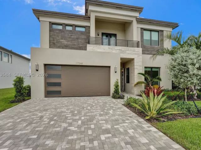 5-bedroom home for rent in Boca Raton - 17244 Teton River Rd - MondialRealty