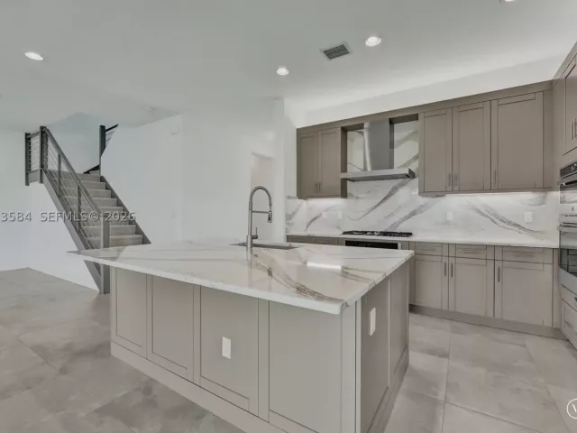 5-bedroom home for rent in Boca Raton - 17244 Teton River Rd - MondialRealty