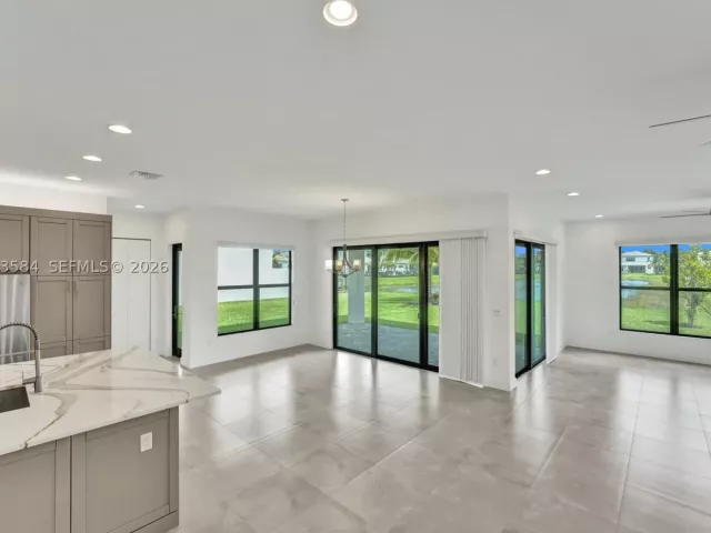 5-bedroom home for rent in Boca Raton - 17244 Teton River Rd - MondialRealty