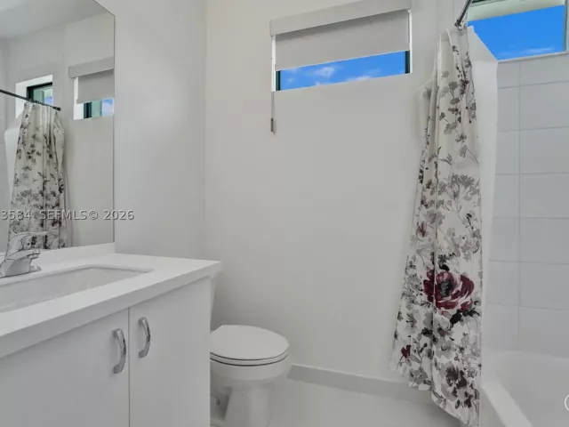 5-bedroom home for rent in Boca Raton - 17244 Teton River Rd - MondialRealty