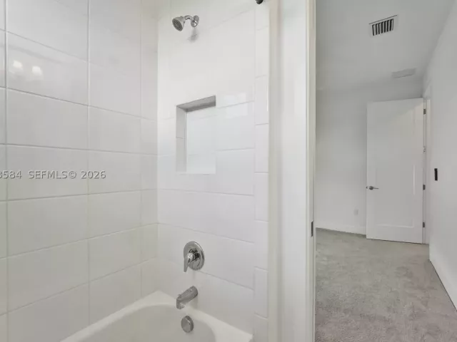 5-bedroom home for rent in Boca Raton - 17244 Teton River Rd - MondialRealty