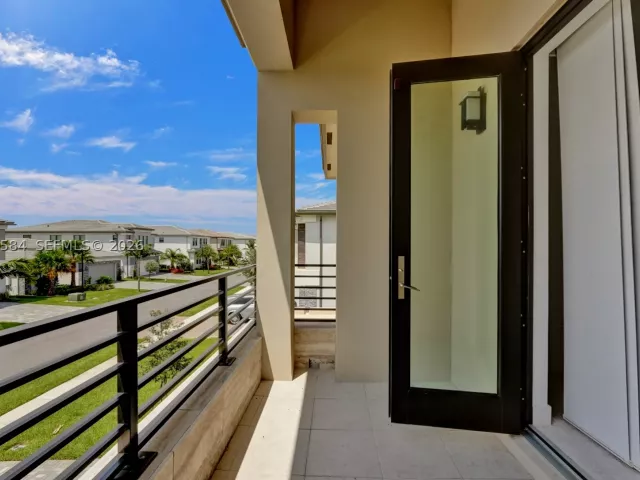 5-bedroom home for rent in Boca Raton - 17244 Teton River Rd - MondialRealty
