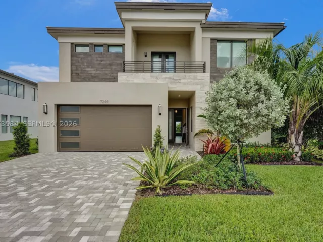 5-bedroom home for rent in Boca Raton - 17244 Teton River Rd - MondialRealty