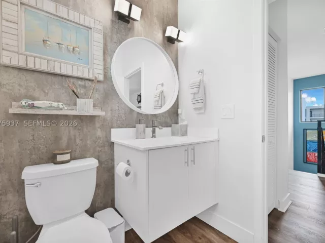 3-bedroom home for sale in Doral - 4256 NW 83rd Ave - MondialRealty