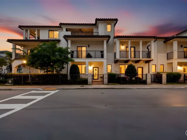 3-bedroom home for sale in Doral - 4256 NW 83rd Ave - MondialRealty