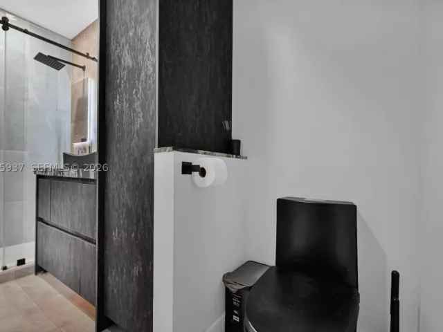3-bedroom home for sale in Doral - 4256 NW 83rd Ave - MondialRealty
