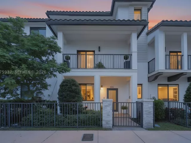 3-bedroom home for sale in Doral - 4256 NW 83rd Ave - MondialRealty