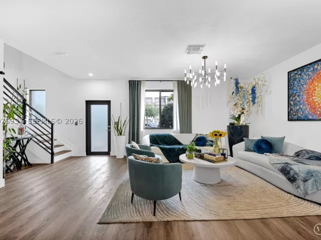 3-bedroom home for sale in Doral - 4256 NW 83rd Ave - MondialRealty