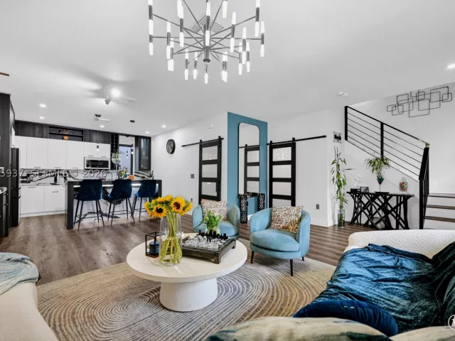 3-bedroom home for sale in Doral - 4256 NW 83rd Ave - MondialRealty