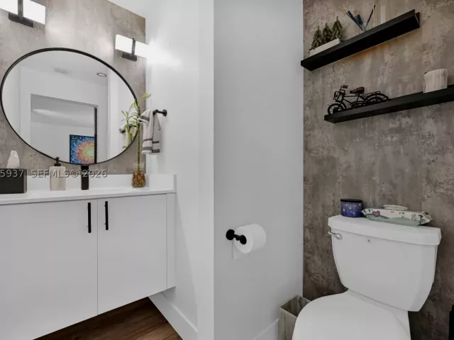 3-bedroom home for sale in Doral - 4256 NW 83rd Ave - MondialRealty