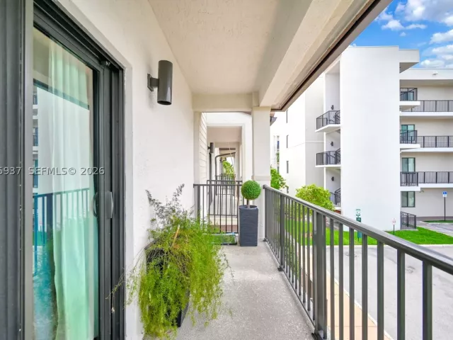 3-bedroom home for sale in Doral - 4256 NW 83rd Ave - MondialRealty