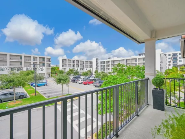3-bedroom home for sale in Doral - 4256 NW 83rd Ave - MondialRealty
