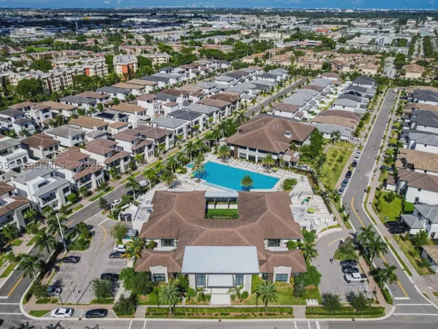 3-bedroom home for sale in Doral - 4256 NW 83rd Ave - MondialRealty