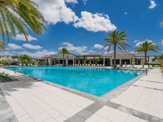 3-bedroom home for sale in Doral - 4256 NW 83rd Ave - MondialRealty