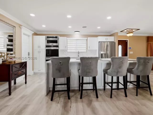4-bedroom home for sale in Pembroke Pines - 6620 SW 6th St - MondialRealty