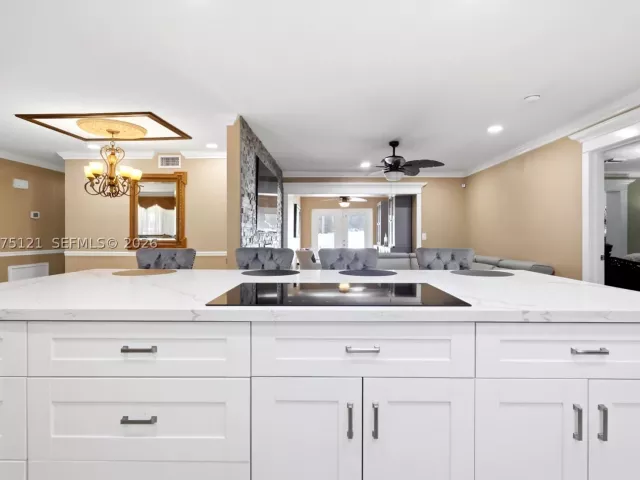 4-bedroom home for sale in Pembroke Pines - 6620 SW 6th St - MondialRealty