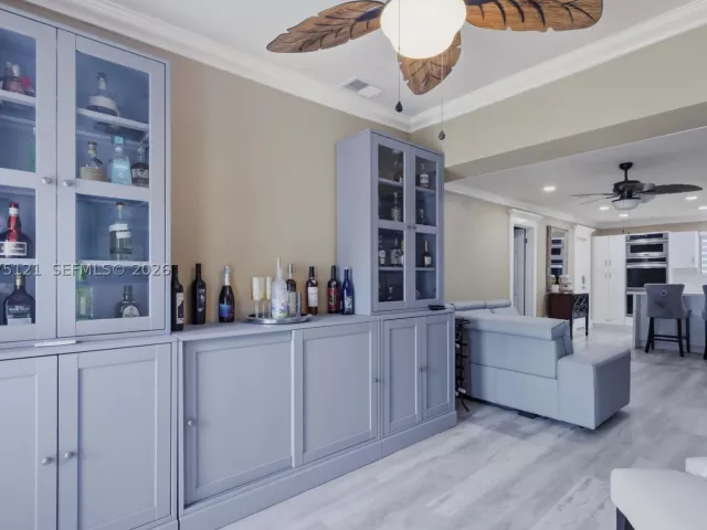 4-bedroom home for sale in Pembroke Pines - 6620 SW 6th St - MondialRealty