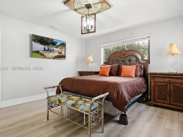 4-bedroom home for sale in Pembroke Pines - 6620 SW 6th St - MondialRealty