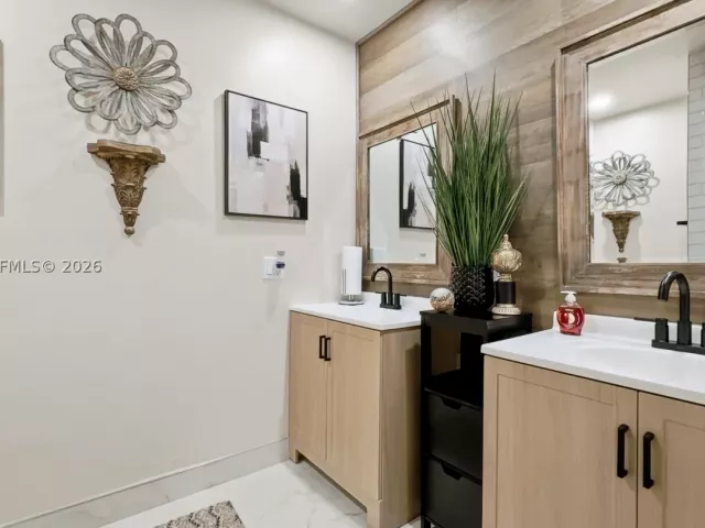 4-bedroom home for sale in Pembroke Pines - 6620 SW 6th St - MondialRealty