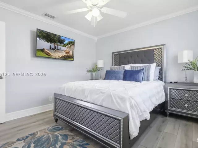 4-bedroom home for sale in Pembroke Pines - 6620 SW 6th St - MondialRealty