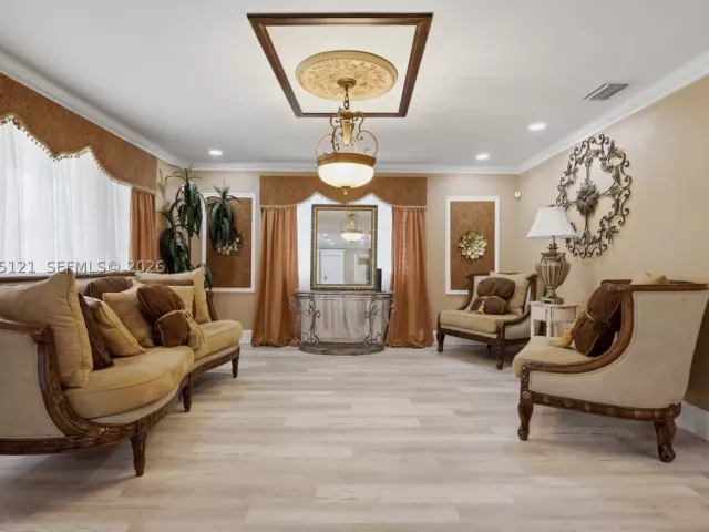 4-bedroom home for sale in Pembroke Pines - 6620 SW 6th St - MondialRealty
